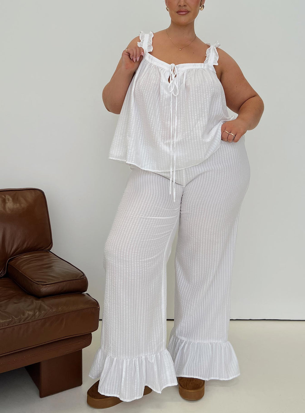 Santabelle Frill Pants White Curve