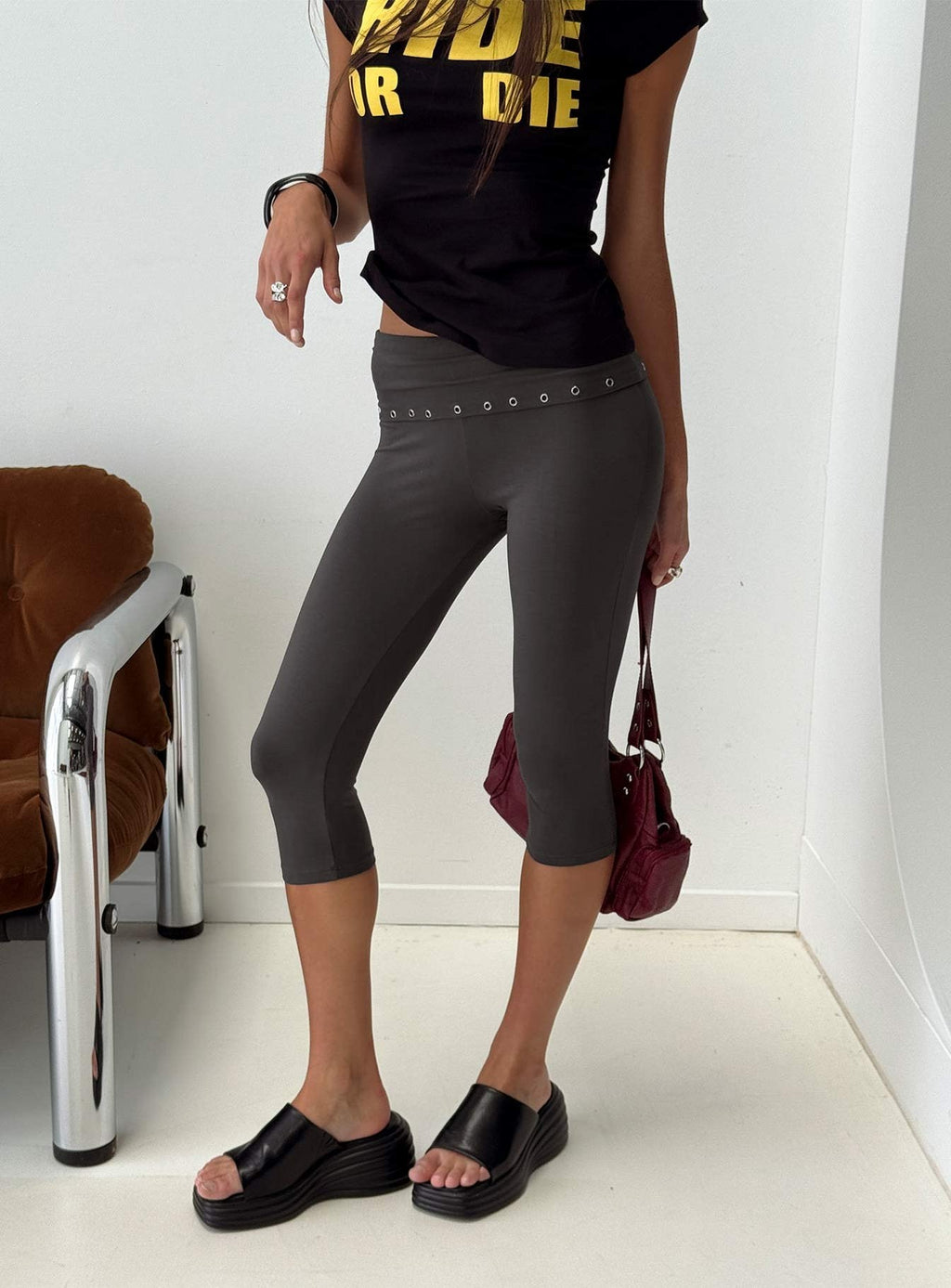 Enmu Capri Trouser Charcoal Grey