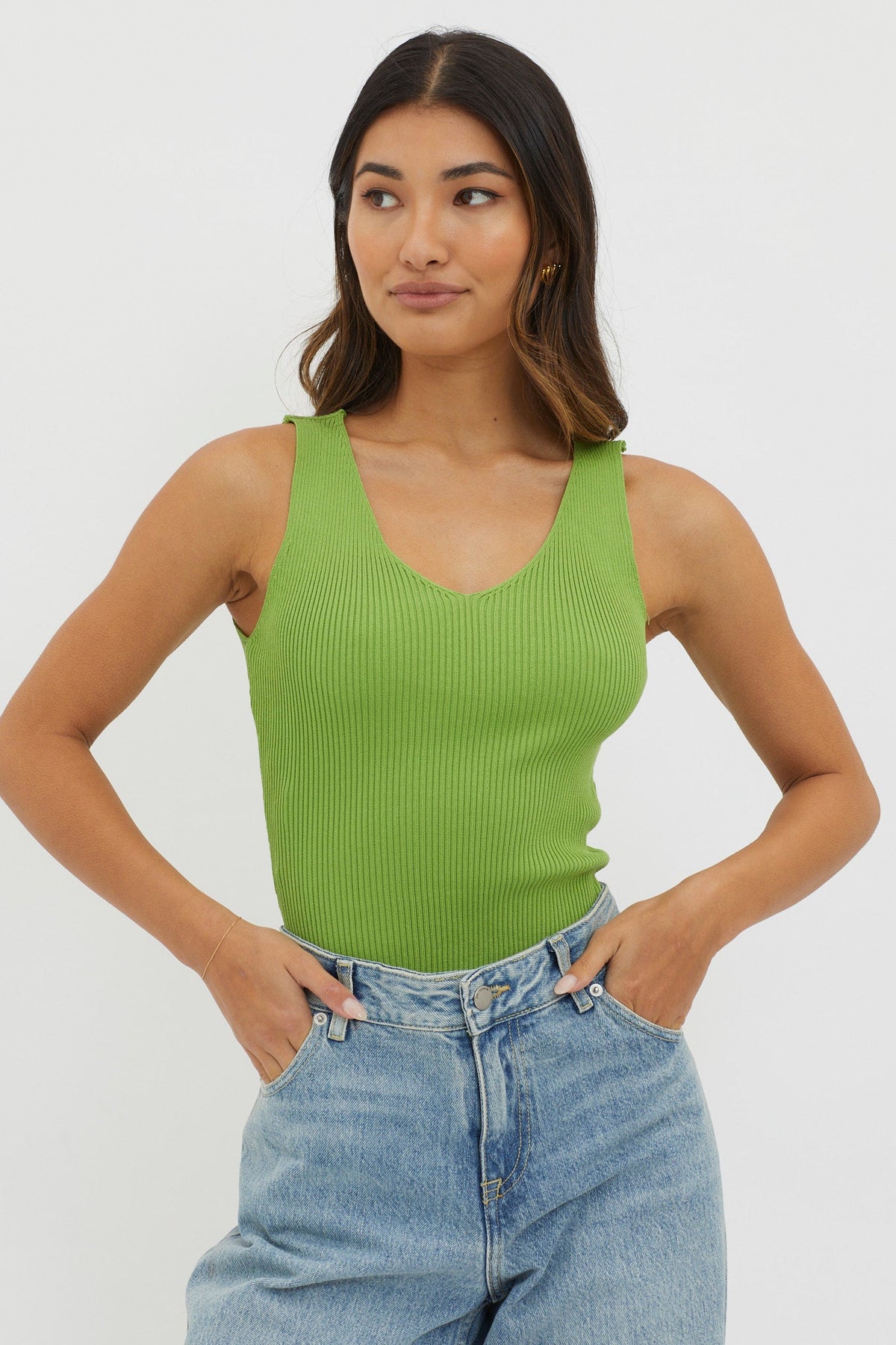 Off-Duty V-Neck Ribbed Knit Top Green