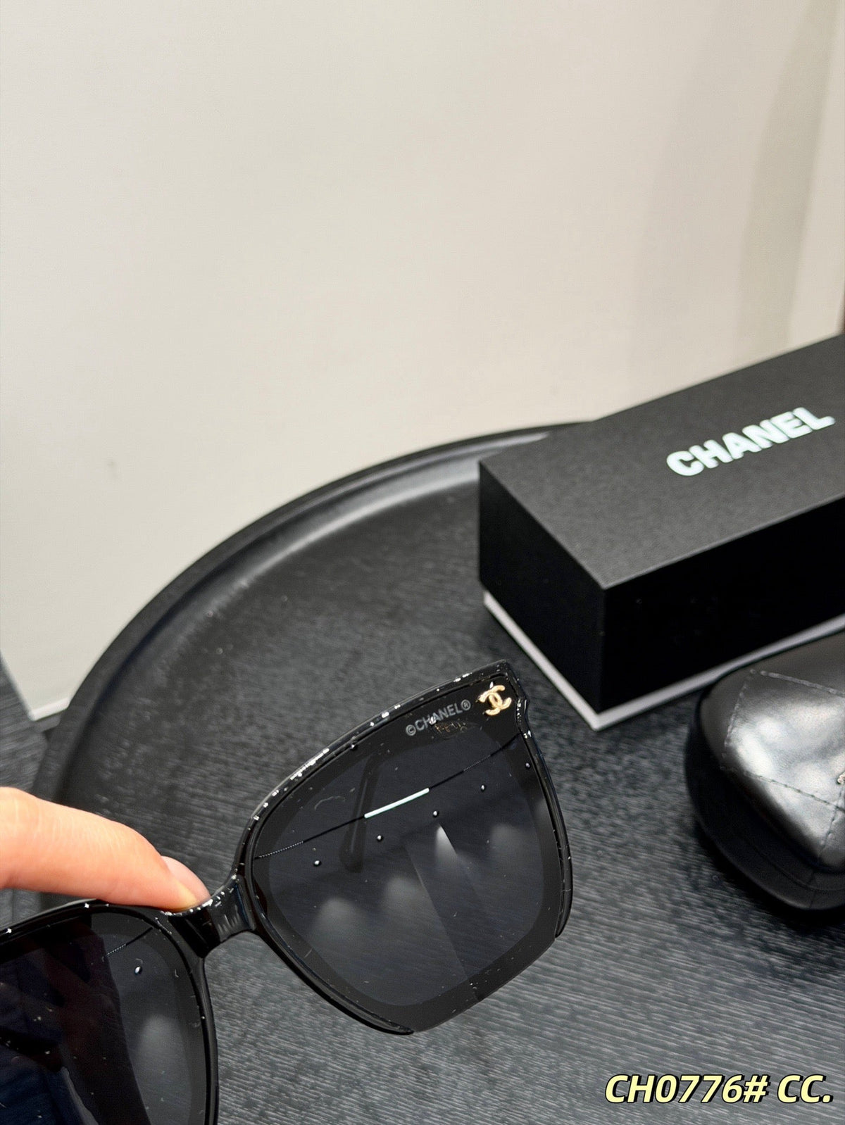 5559 Rectangle Logo Sunglasses