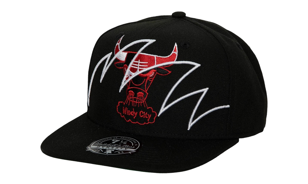 NBA Hardwood Classics Shark Bite Fitted Cap Chicago Bulls - Black HHSF3477 CBUYYPPPBLCK