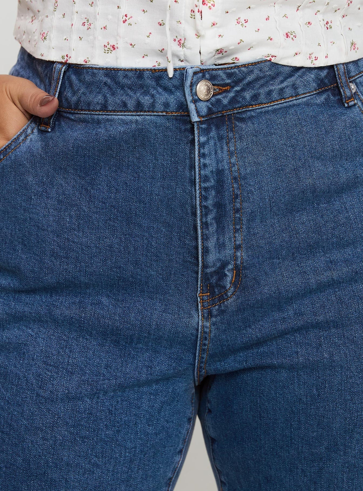 Lucille High Rise Flared Jeans Mid Wash Curve