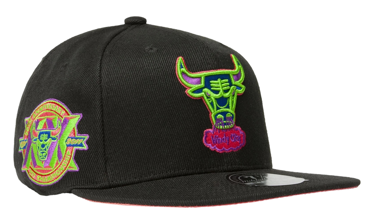 NBA Hardwood Classics Color Bomb Fitted Cap Chicago Bulls - Black 6HSFSH21324 CBUBLCK