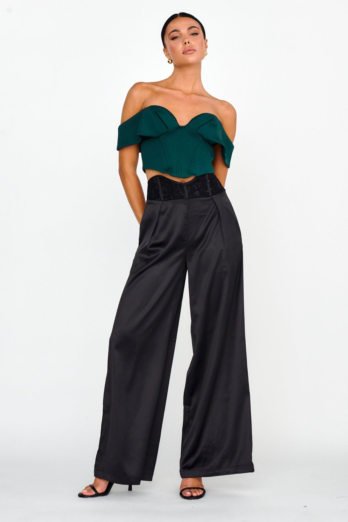Tenicka Off-Shoulder Crop Top Hunter