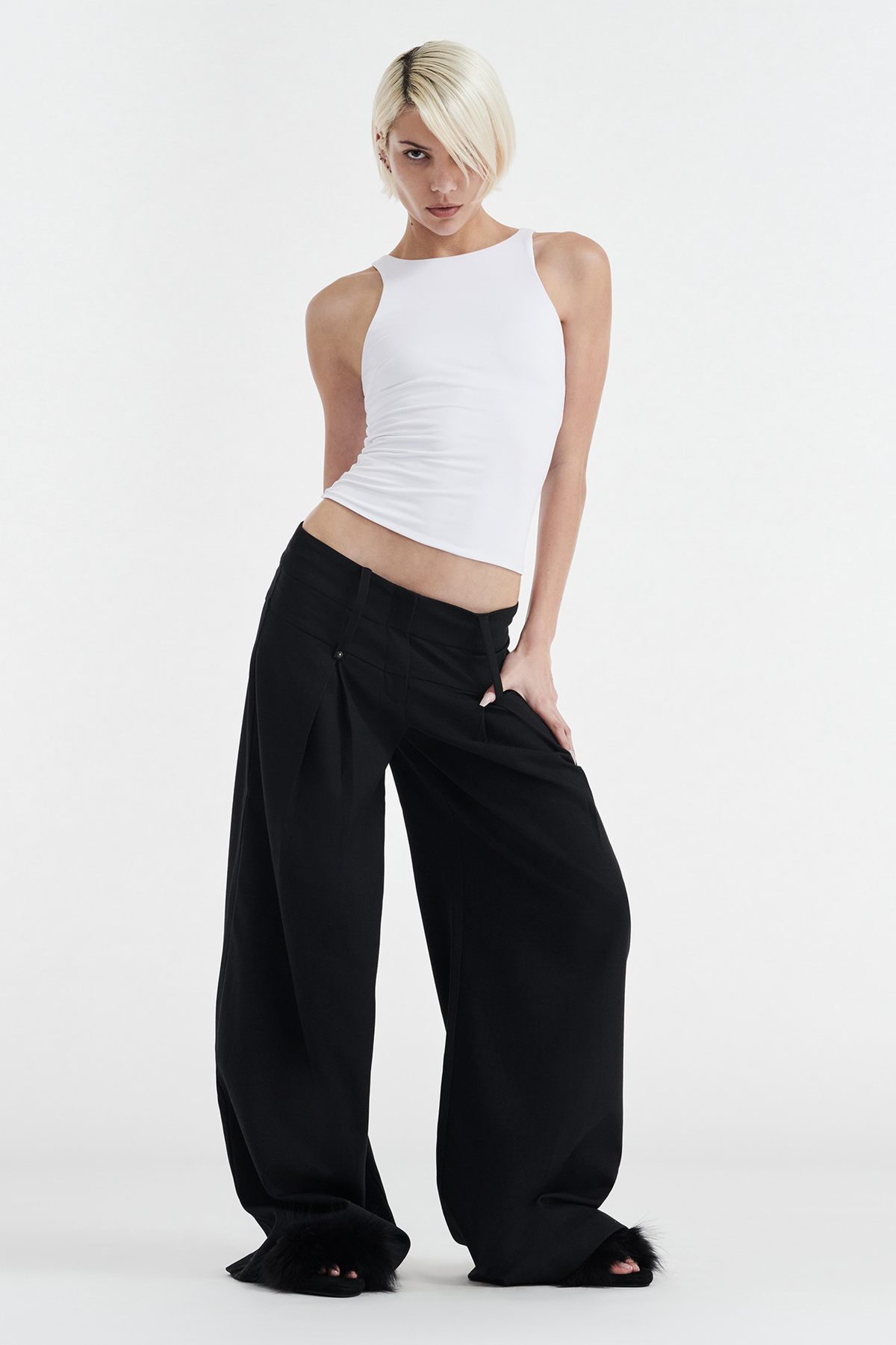 SOPHIE BASIC SLEEVELESS TANK WITH SHELF BRA - WHITE